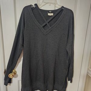 Cupio Dark Gray V-Neck Garment Size XL